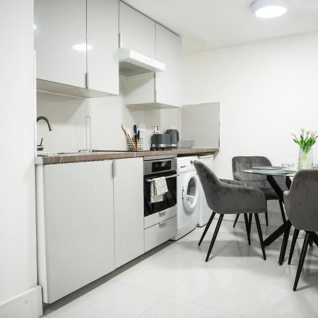 1B Apartment, 30 Mins To Oxford Street Лондон Экстерьер фото