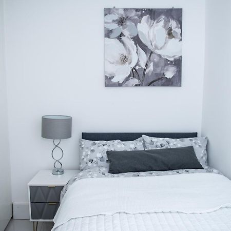 1B Apartment, 30 Mins To Oxford Street Лондон Экстерьер фото