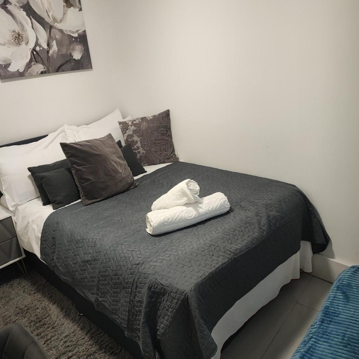 1B Apartment, 30 Mins To Oxford Street Лондон Экстерьер фото